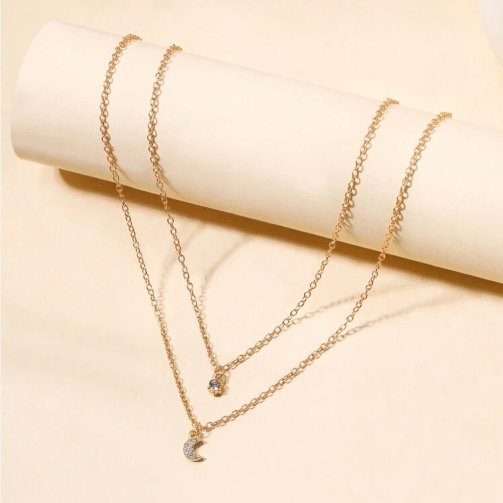 ⚠️Clearance Gold Moon and Star Pendant Necklace - Picture 4 of 6